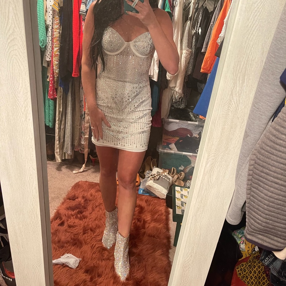 Thomas Runway Dress perfect for Nashville! Bought and did not wear!